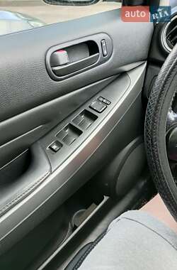 Позашляховик / Кросовер Mazda CX-7 2010 в 