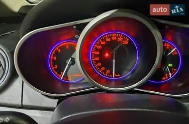 Позашляховик / Кросовер Mazda CX-7 2010 в 