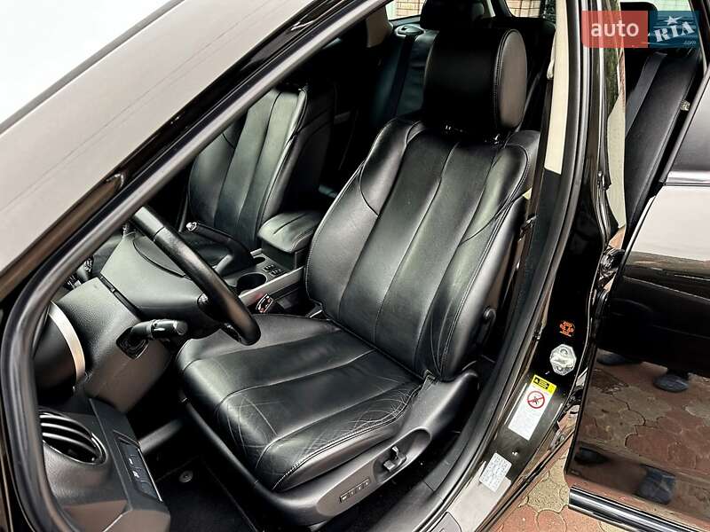 Позашляховик / Кросовер Mazda CX-7 2010 в Чернівцях