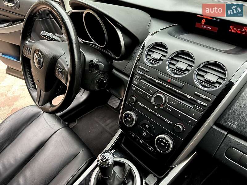 Позашляховик / Кросовер Mazda CX-7 2010 в Чернівцях