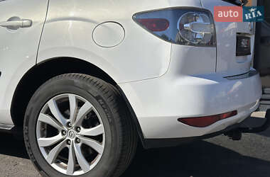 Позашляховик / Кросовер Mazda CX-7 2010 в 