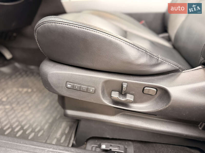 Позашляховик / Кросовер Mazda CX-9 2010 в Києві