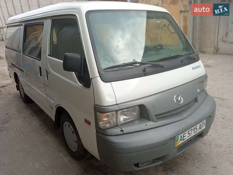 Вантажний фургон Mazda E-series 2001 в Харкові