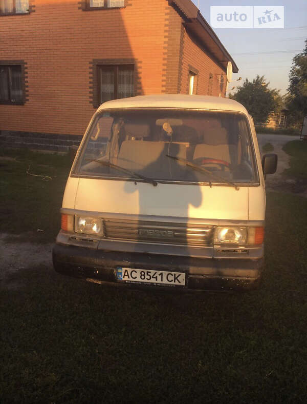 Минивэн Mazda E-series 1991 в Камне-Каширском