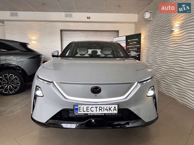 Внедорожник / Кроссовер Mazda EZ-60 2025 в Киеве