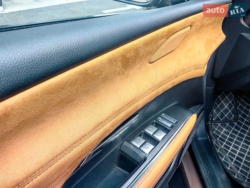 Седан Mazda EZ-6 2024 в Львові
