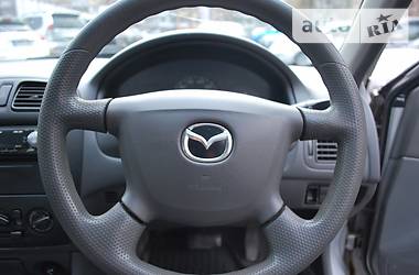 Седан Mazda Familia 2000 в Одессе