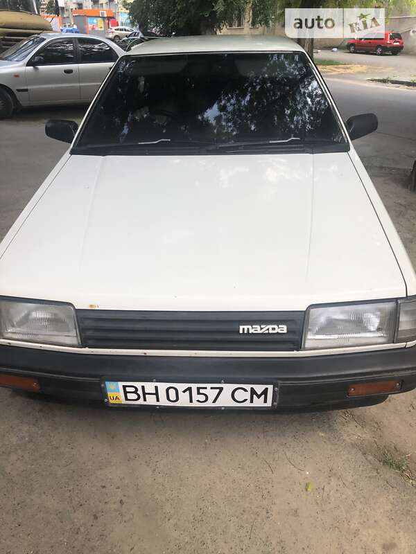 Седан Mazda Familia 1984 в Одесі