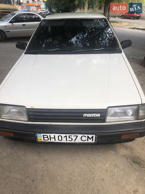 Седан Mazda Familia 1984 в Одессе