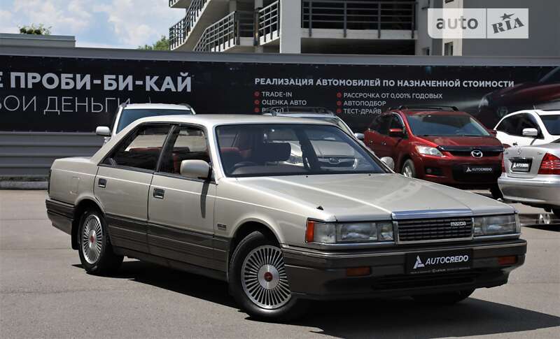 Седан Mazda Luce 1987 в 