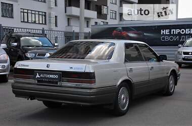 Седан Mazda Luce 1987 в 