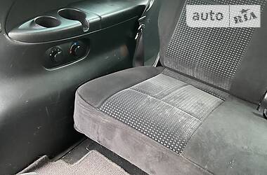 Мінівен Mazda MPV 2004 в 