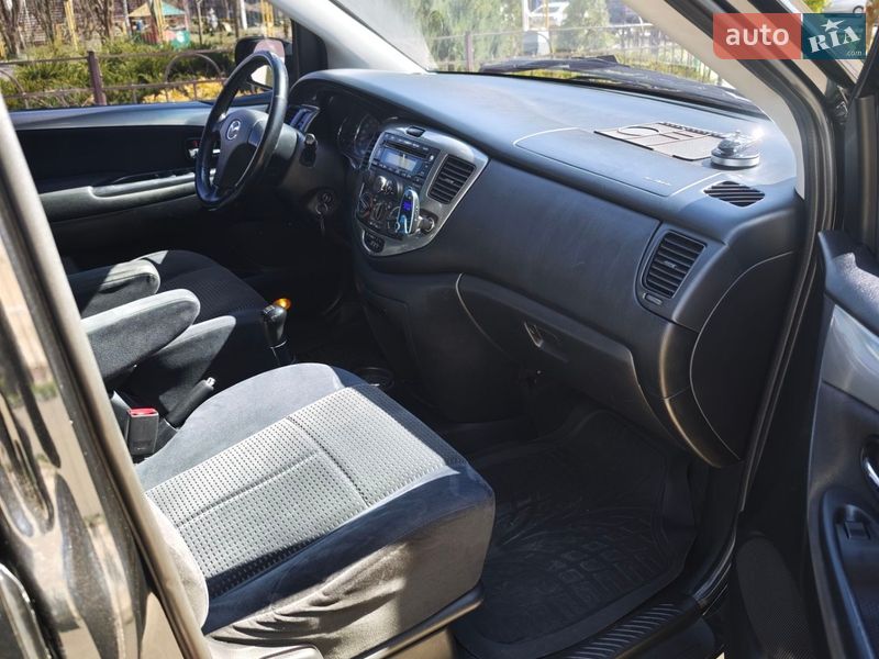Мінівен Mazda MPV 2003 в Коротичу