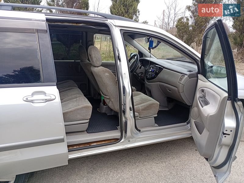 Минивэн Mazda MPV 2002 в Стрые
