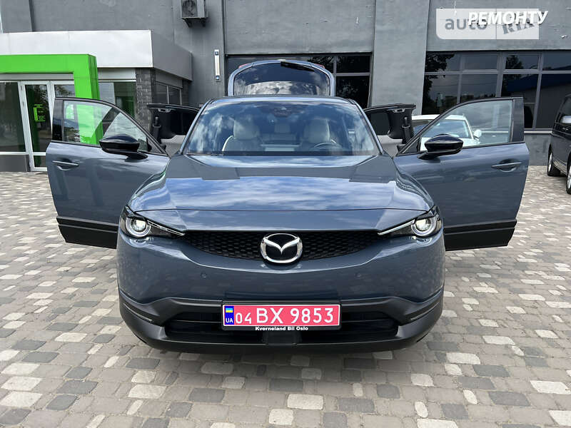 Внедорожник / Кроссовер Mazda MX-30 2020 в 