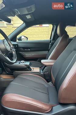 Внедорожник / Кроссовер Mazda MX-30 2020 в Владимире