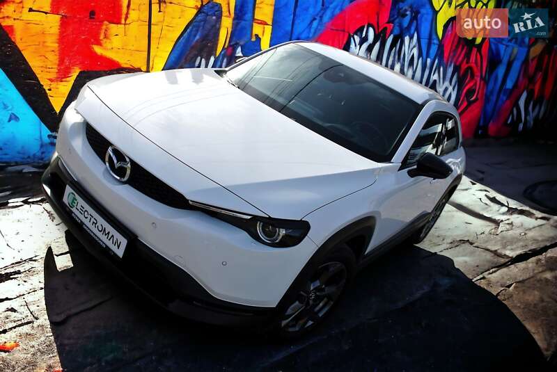 Внедорожник / Кроссовер Mazda MX-30 2020 в Киеве