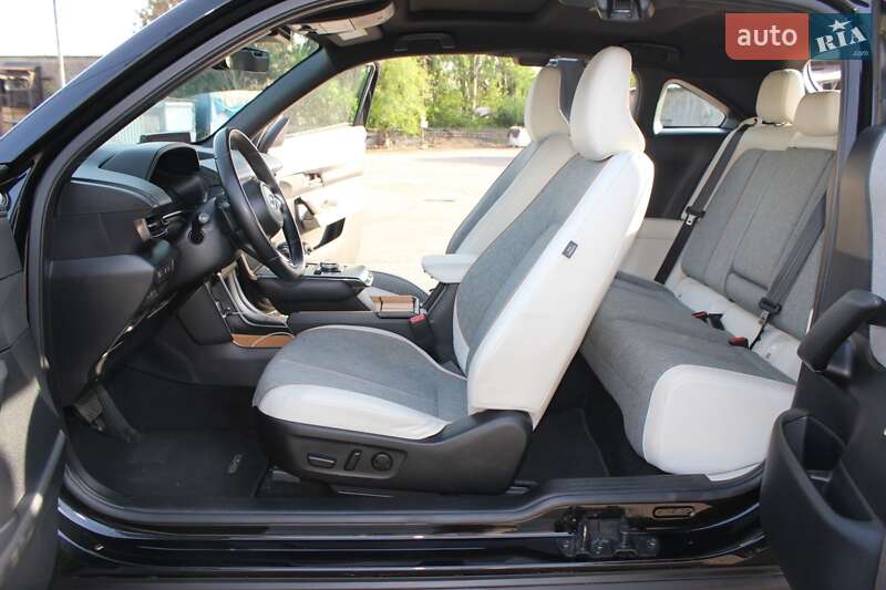 Внедорожник / Кроссовер Mazda MX-30 2021 в Запорожье