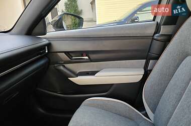 Внедорожник / Кроссовер Mazda MX-30 2020 в 