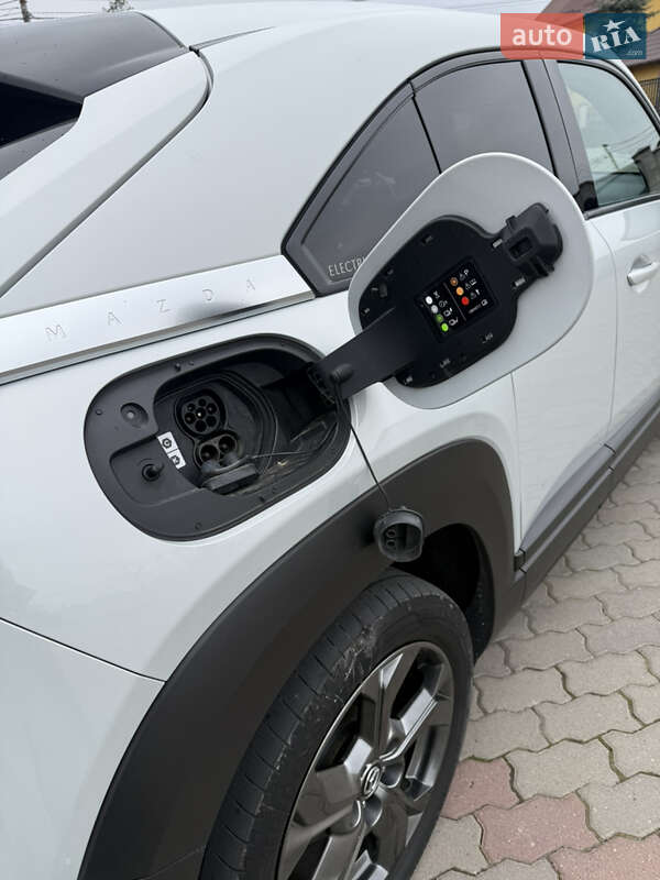 Позашляховик / Кросовер Mazda MX-30 2020 в Львові