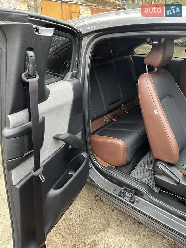 Внедорожник / Кроссовер Mazda MX-30 2020 в Киеве