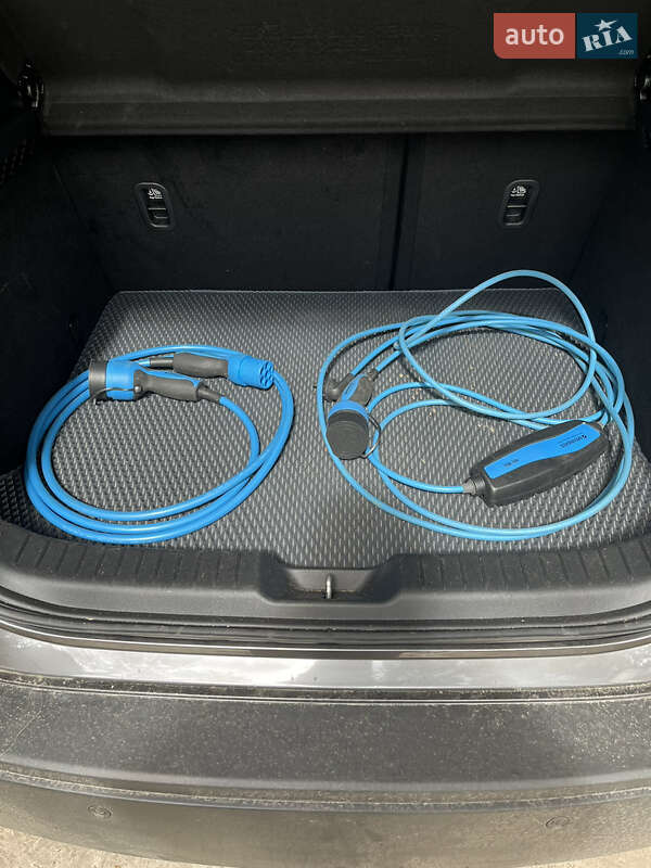 Внедорожник / Кроссовер Mazda MX-30 2020 в Киеве