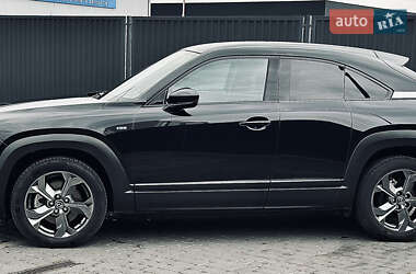 Внедорожник / Кроссовер Mazda MX-30 2023 в 