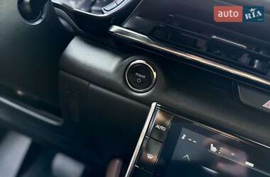 Внедорожник / Кроссовер Mazda MX-30 2020 в 