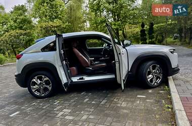 Внедорожник / Кроссовер Mazda MX-30 2020 в 
