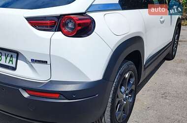 Внедорожник / Кроссовер Mazda MX-30 2020 в 