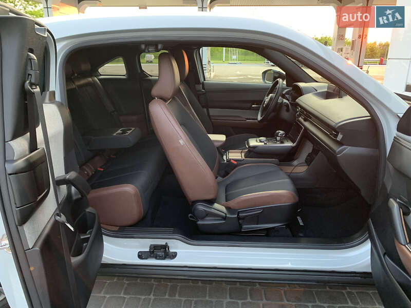 Позашляховик / Кросовер Mazda MX-30 2020 в Рівному
