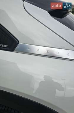 Внедорожник / Кроссовер Mazda MX-30 2021 в 