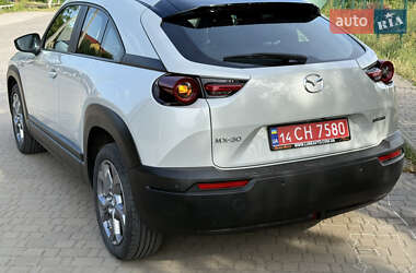 Внедорожник / Кроссовер Mazda MX-30 2023 в 