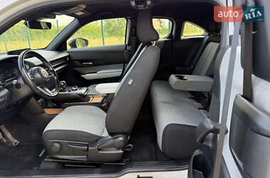 Внедорожник / Кроссовер Mazda MX-30 2023 в 