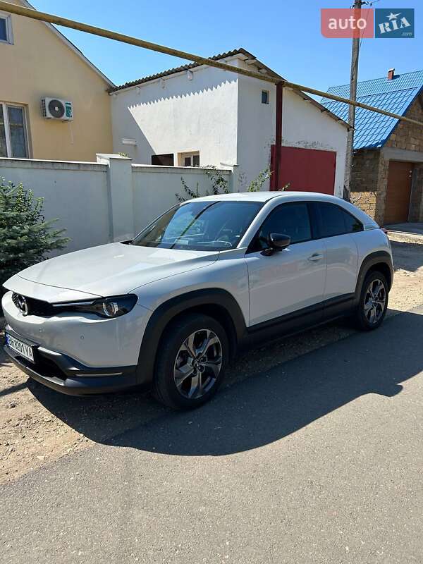 Внедорожник / Кроссовер Mazda MX-30 2020 в Черноморске