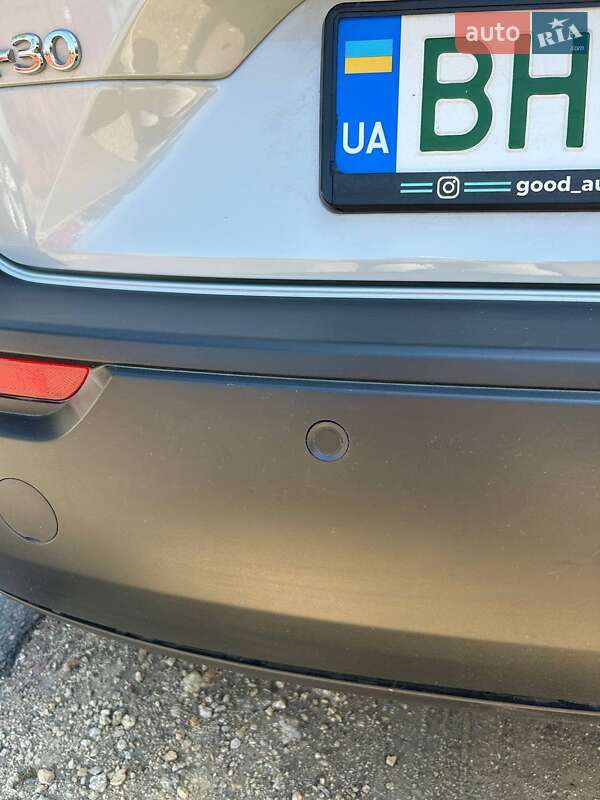 Внедорожник / Кроссовер Mazda MX-30 2020 в Черноморске