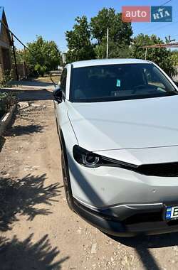 Внедорожник / Кроссовер Mazda MX-30 2020 в 
