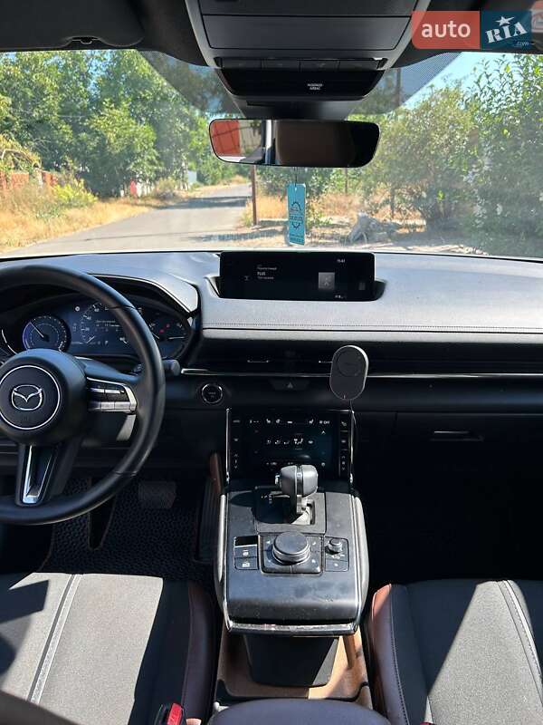 Внедорожник / Кроссовер Mazda MX-30 2020 в Черноморске