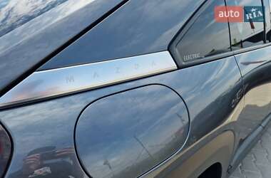 Внедорожник / Кроссовер Mazda MX-30 2021 в 