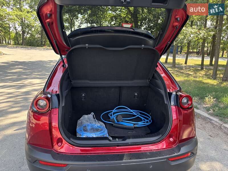 Внедорожник / Кроссовер Mazda MX-30 2021 в Киеве