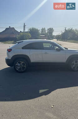 Внедорожник / Кроссовер Mazda MX-30 2021 в 