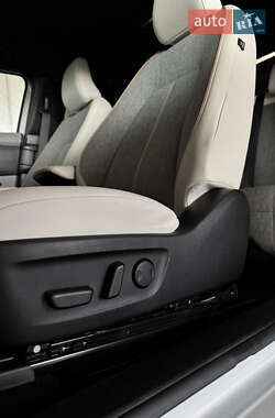 Внедорожник / Кроссовер Mazda MX-30 2020 в 