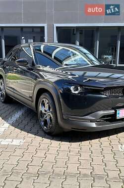 Внедорожник / Кроссовер Mazda MX-30 2022 в 