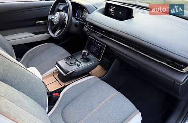 Внедорожник / Кроссовер Mazda MX-30 2022 в 