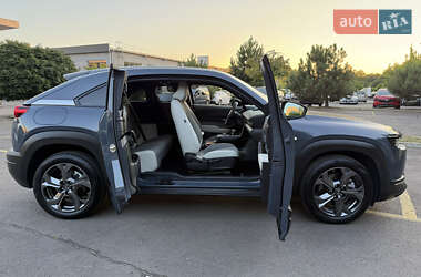 Внедорожник / Кроссовер Mazda MX-30 2022 в 