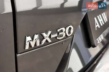 Позашляховик / Кросовер Mazda MX-30 2020 в 