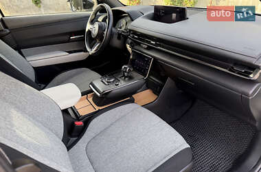 Внедорожник / Кроссовер Mazda MX-30 2021 в 