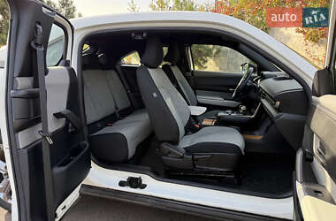 Внедорожник / Кроссовер Mazda MX-30 2021 в 