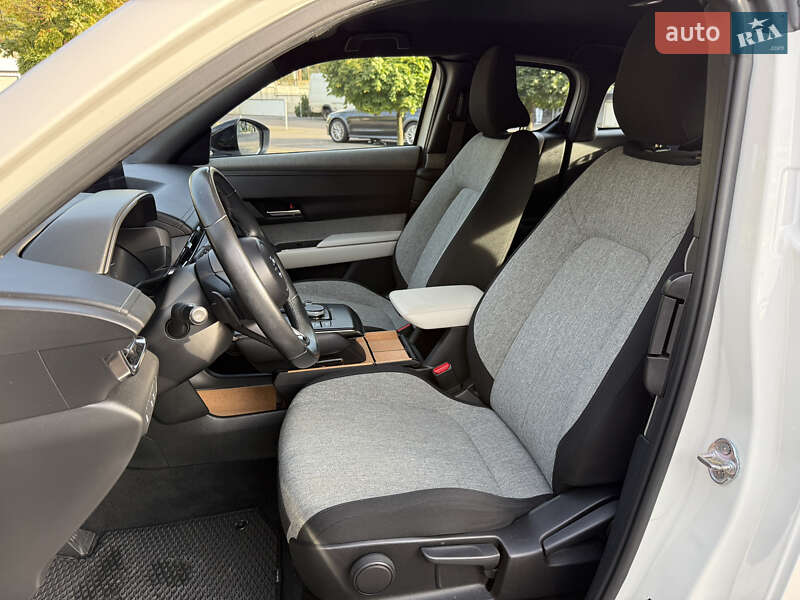 Позашляховик / Кросовер Mazda MX-30 2021 в Рівному