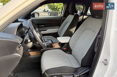Внедорожник / Кроссовер Mazda MX-30 2021 в 